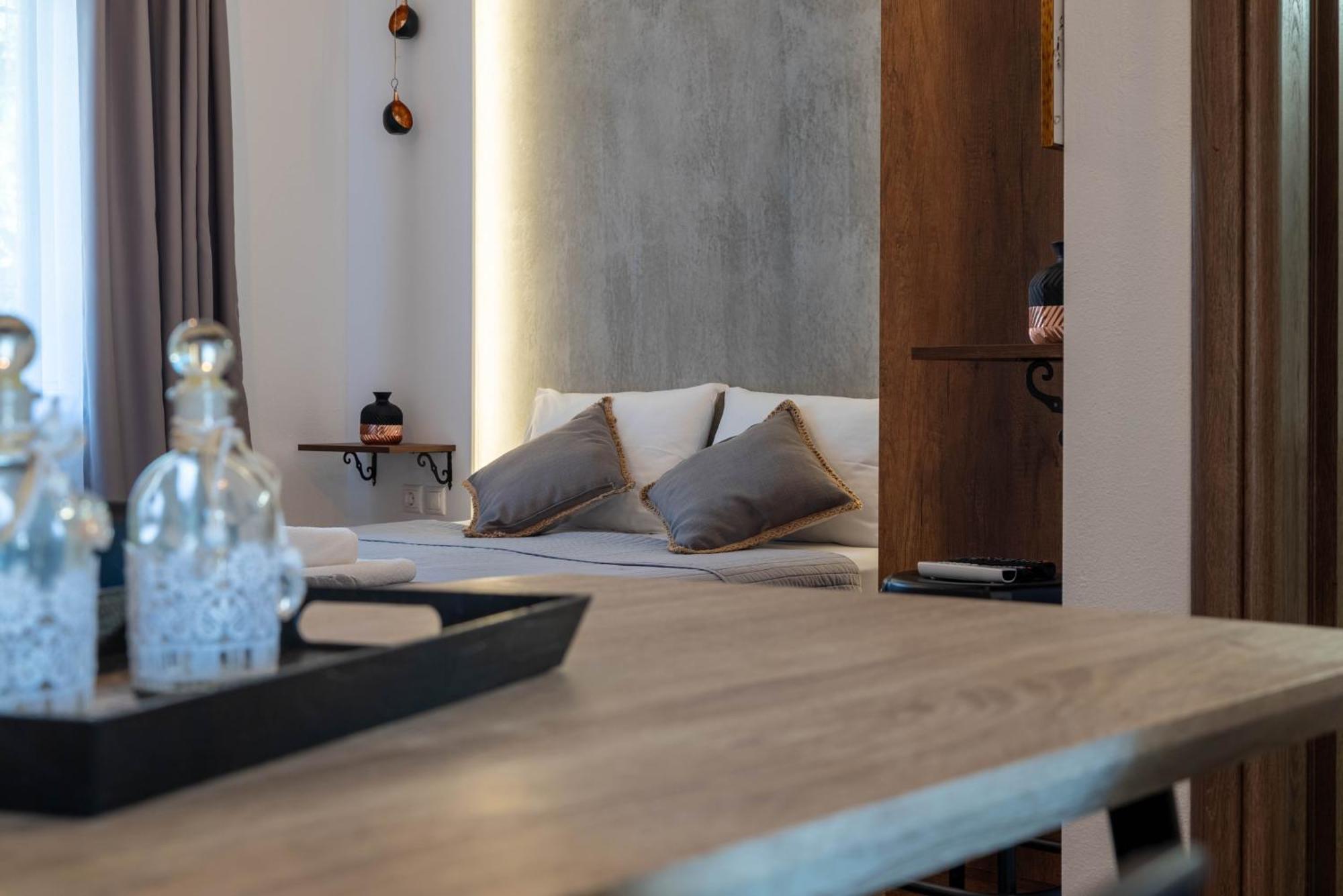 Aigli Luxury Studios Nea Roda Exterior foto