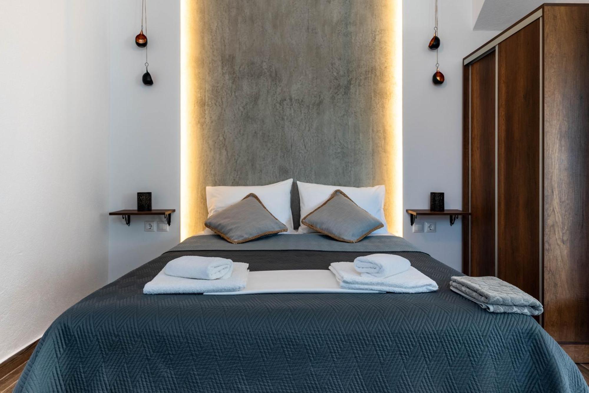 Aigli Luxury Studios Nea Roda Exterior foto