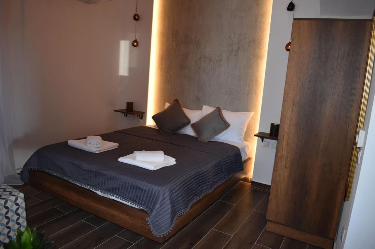 Aigli Luxury Studios Nea Roda Exterior foto